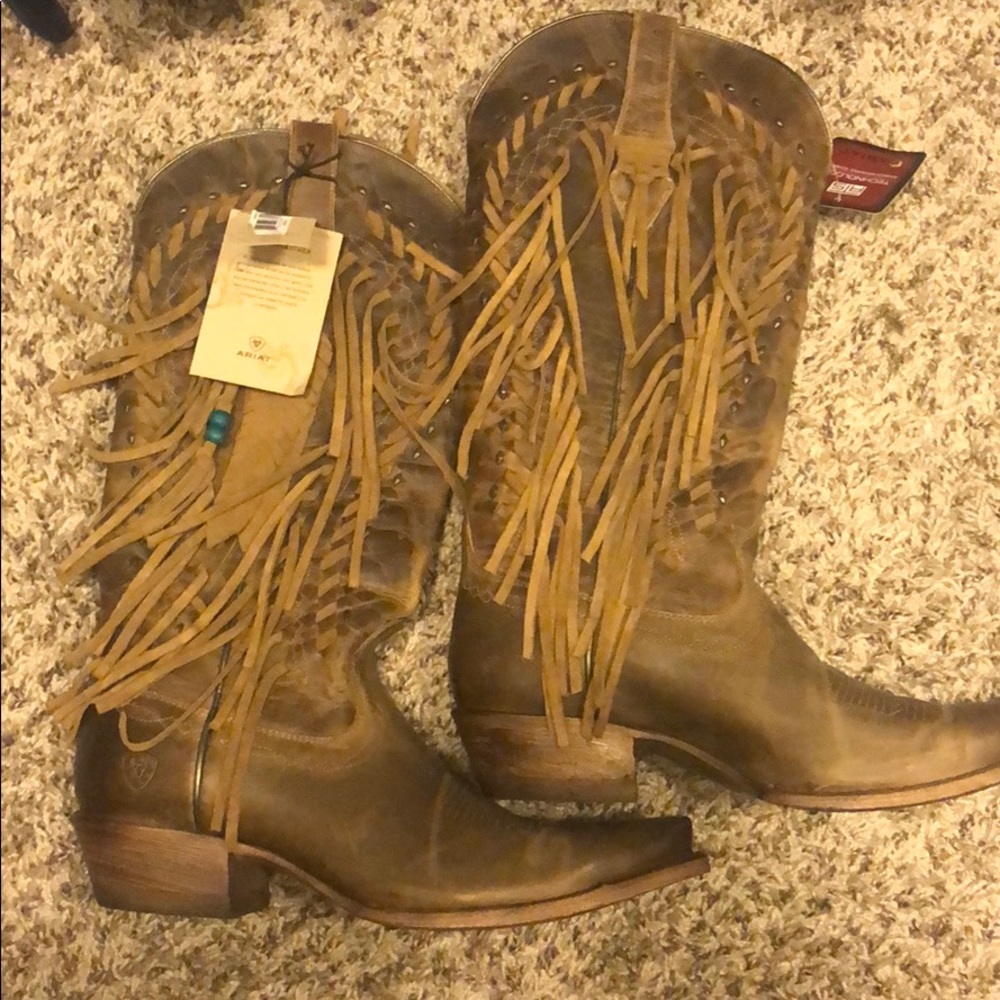 Never worn Ariat boots